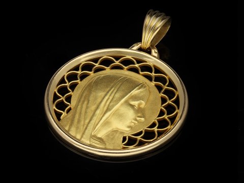 Yellow gold pendant by Perroud hatton garden