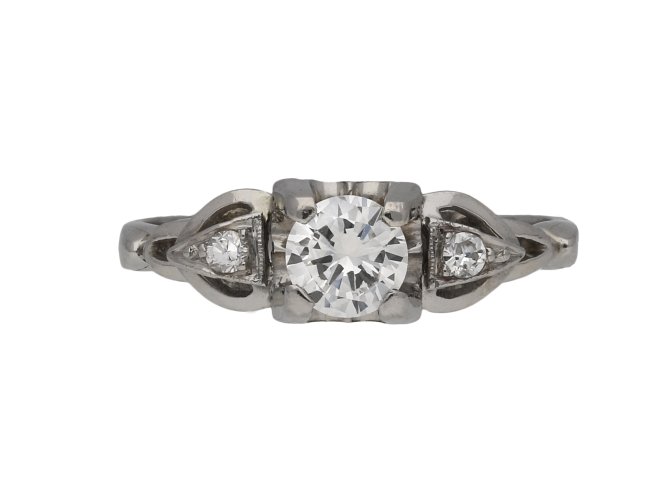 Flanked solitaire diamond ring berganza hatton garden