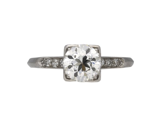 Solitaire diamond ring diamond shoulders berganza hatton garden