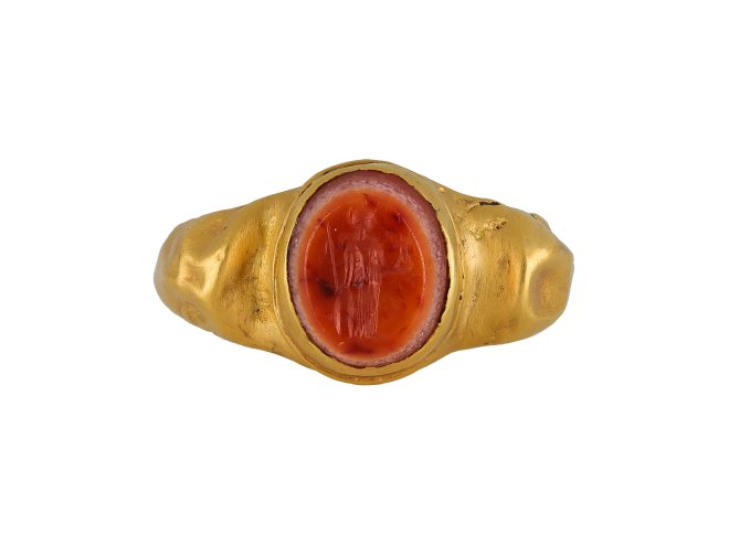 Ancient Roman gold ring with agate intaglio, hatton garden