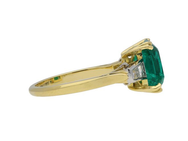 Colombian emerald and diamond ring berganza hatton garden