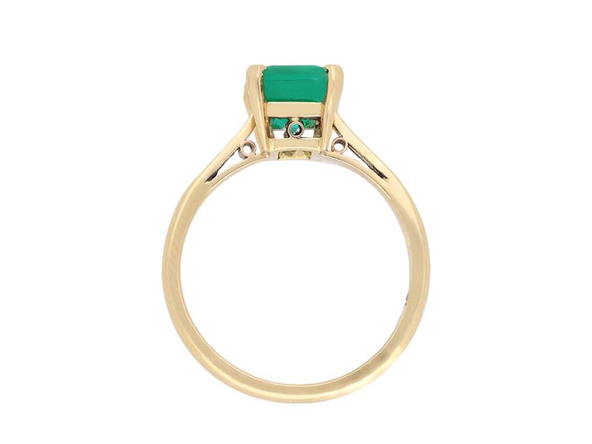 Vintage Colombian emerald solitaire ring, English, circa 1980.  Hatton Garden