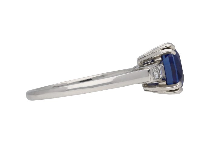 Royal Blue Kashmir sapphire diamond ring berganza hatton garden