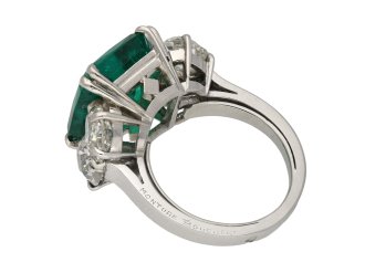 Boucheron Colombian emerald diamond ring berganza hatton garden