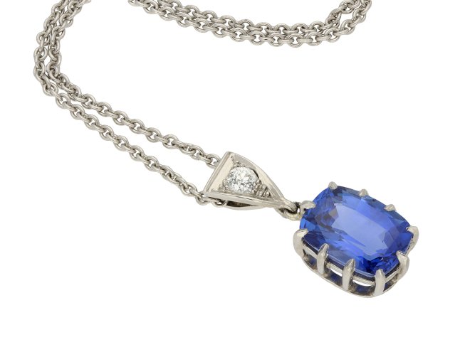 Sapphire and diamond pendant hatton garden