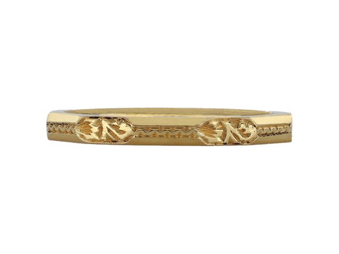 Gold engraved wedding band, English, 1940.